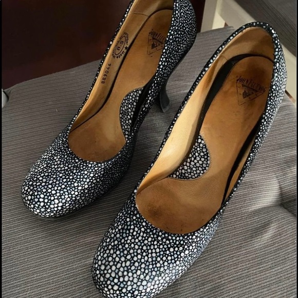 John fleuvogs attention Paris - Picture 1 of 4